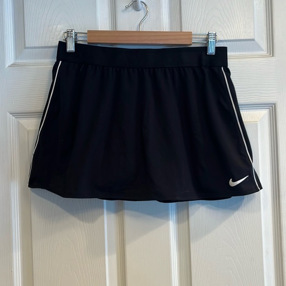 Nike brand size L skort - Picture 1 of 5
